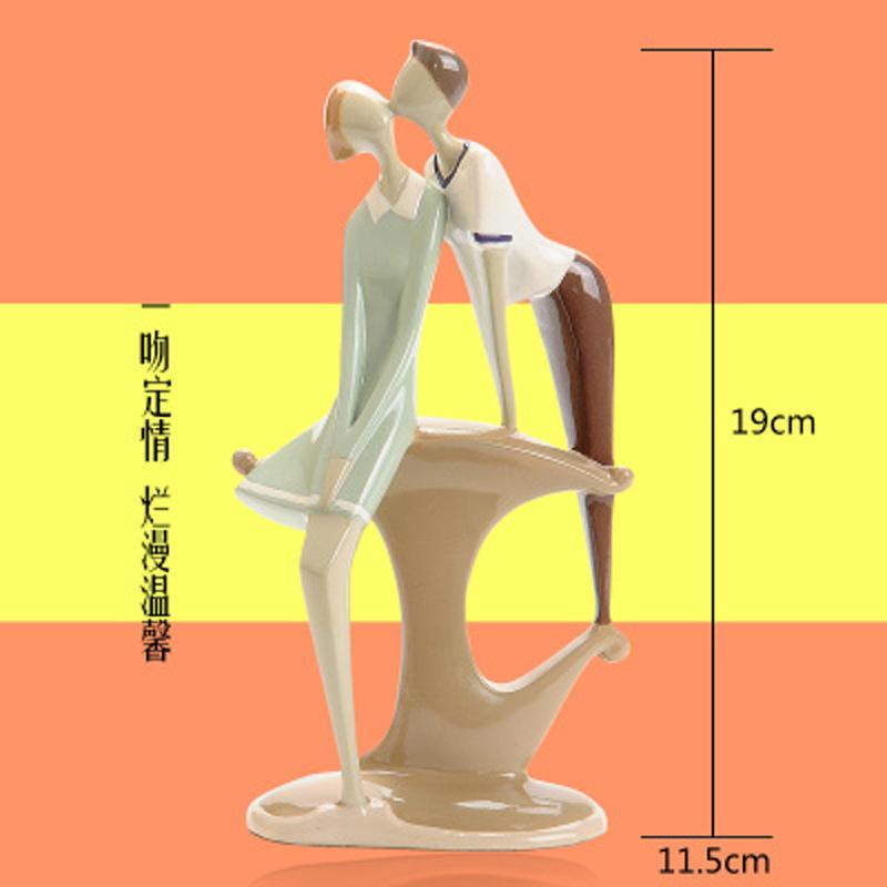 无脸情侣雕像摆件