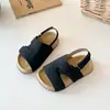 Sandálias Infantis Moda Retrô Solado Macio 2025 Outono Verão Novo Bebê Criança Pequena Solado Macio Casuais Versáteis Sapatos de Praia