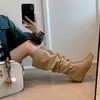 Temporada do Primeiro Encontro~Botas Longas de Camurça Empilhadas com Aumento de Altura de 6,5 cm para Mulheres, Novas Botas de Cano Alto Bico Fino Outono/Inverno 2026
