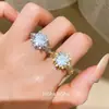 Anel Aberto Redondo de Zircônia Banhado a Ouro Real 14K Anel Versátil de Dedo Indicador Estilo Retro Luxo Leve Toque de Nicho High-End Joia para Mão