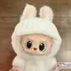 [Solo Ropa de Bebé] Primera, Segunda y Tercera Generación Labubu Muñeca de Vinilo de 17cm Fiesta de Disfraces de Labubu Gorro de Lana Tejido