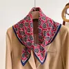 Pañuelo pequeño cuadrado de algodón y lino con estampado paisley en blanco y negro para mujer, adecuado para primavera, otoño e invierno, pañuelo para el cuello