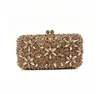 Bolso de noche transfronterizo, con textura de cristal de hielo, forma rectangular y adornos de pedrería.; un bolso de mano de noche con incrustaciones de diamantes para mujer