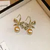 Diseño Exclusivo, Lujo Accesible, Modernos y Elegantes, Pendientes de Alta Gama con Lazo de Diamantes y Perlas para Mujer, Pendientes Adelgazantes