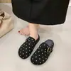 Diadema de lunares estilo coreano Zapatillas de felpa con interior para aumentar la altura para mujer Uso exterior Suela gruesa 2026 Invierno Zapatillas de algodón cómodas para poner y quitar