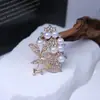 Broche Estilo Coreano para Mujer con Acabado de Lujo, Pin de Solapa de Nicho al por Mayor, Pin Versátil de Alta Gama para Abrigos y Trajes