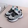 Zapatos Deportivos Casuales para Niños 2026 Primavera Nuevo Estilo Doble Malla Transpirable para Correr Ligeros Versátiles Cómodos Zapatos Casuales 5591