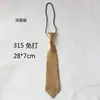 Venta al por mayor del fabricante Corbata pequeña gratis Color sólido Monocromático Estilo corto Lindos Accesorios decorativos casuales para uniformes Suéter