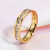 Anillo de titanio de alta calidad estilo ins europeo y americano, con incrustaciones de diamantes de una sola fila, para mujer, no se decolora, nicho, joyería de mano para amantes de la gypsophila