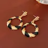 Pendientes Ovalados Geométricos Incrustados con Diamantes Vintage y Collar, Cadena para Clavícula de Lujo Ligero de Nicho, Juego de Joyería Retro