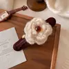 Horquilla de Flor de Lana Tejida a Mano Estilo Francés para Mujer 2025 Nueva Horquilla de Gama Alta Pinza de Pato para la Parte Posterior de la Cabeza Pinza para el Cabello