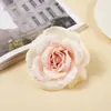 Esquina de rollo floral para bodas, cabezas de flor de rosa, decoraciones de flores artificiales, pared de planta de flor de seda, pared de planta verde simulada