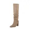 Botas femininas de camurça de cano alto, botas justas, novas botas coreanas de outono e inverno com bico fino e salto grosso blocos, botas femininas de cano longo acima do joelho