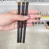 Pincel chanfrado para sombra pincel para esfumar cor base pincel com formato de inclinação ponta do dedo base pincel de sombra de cerdas macias pincel de maquiagem de pelo animal Cangzhou