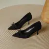 Saltos Agulha Elegantes Estilo Francês para Mulheres, Nova Moda Primavera/Verão Fosco Bico Fino Baixo Versátil, Feito Sob Medida