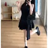 Elegante vestido preto de alça halter para mulheres, vestido curto de verão slim-fit com amarração, sem mangas, acinturado, afunilamento em A
