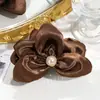 Pinza para el pelo de pétalo tridimensional retro elegante transfronteriza, pinza de tiburón para el pelo de imitación de perla exquisita, pinza para el pelo versátil para salir
