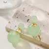 Brincos de Bola de Resina Coloridos Doces para Primavera e Verão com um Toque Feminino, Luxo Leve, Brincos Simples e Sofisticados
