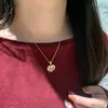 Nova corrente de suéter com pingente de fechadura Xiangyun Ping An Ruyi de calcedônia branca natural escovada, feito à mão na China, atacado
