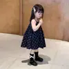 Vestido de tirantes floral retro azul marino de verano 2026 para niñas estilo coreano para bebés, vestido tipo tank holgado con cuello halter