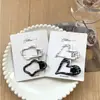 Estilo Coreano Simples Clipe de Pato de Metal Sem Costura 2025 Novo Presilha de Cabelo com Linha Preta e Branca Versátil para Franja Lateral Acessórios de Cabelo para Mulheres