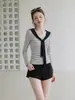 Camiseta de manga larga a rayas con cuello navy y bloques de color para mujer, estilo coreano otoño 2026, top ajustado con un diseño elegante