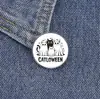 Broche de Gato de Halloween Peculiar, Insignia Metálica de Dibujo Animado de Gato Fantasma, Accesorio de Pin Versátil de Nicho para Ropa