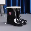 Botas de trabajo resistentes a ácidos y álcalis para hombre, botines altos para la lluvia, impermeables y antideslizantes, con forro de felpa engrosado, botas de agua extra altas, botas de goma para cocina