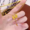 Colar de Latão Dourado com Retenção de Cor de Longa Duração, Efeito Gelo Cintilante, Fruto da Sorte para Mulheres, Corrente de Clavícula Versátil de Luxo Leve com Toque de Alto Padrão