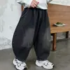Pantalones Vaqueros Forrados de Felpa para Niños Otoño Invierno 2026 Nuevo Estilo Pantalones Gruesos Curvos para Bebé Pantalones de Forro Polar de Una Pieza para Niños de Invierno