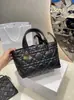 Bolso acolchado de marca D de lujo ligero con colgante de letras étnicas, bolso Lady Dior, bolso de hombro para debajo del brazo, bolso tote horizontal para mujer