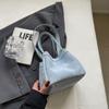 Bolsa pequena popular deste ano para mulheres 2024 nova moda axilas mochila carteiro texturizado bolsa