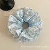 Scrunchie Plissado Floral Azul, Novo Elástico de Cabelo, Corda de Cabelo Elaborada, Acessório de Cabelo, Design de Nicho