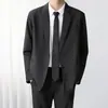 Traje de Negocios Nuevo y Elegante para Primavera y Otoño Chaqueta Estilo Casual Ligeramente Maduro Negro Anti-arrugas Tendencia para Hombres