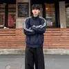 Chamarra bomber para hombre con tres rayas y cuello alto, colección de otoño, chaqueta de béisbol elegante y genial, chaqueta deconstructiva a rayas estilo americano