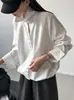 A nova coleção de outono da Juzhi apresenta uma camisa de botões de manga comprida com corte solto estilo coreano 77201