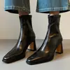 Botas de salto alto estilo coreano para mulheres, 2026, modernas e estilosas, nova coleção outono/inverno, design retrô, adequadas para o trabalho, com salto grosso e efeito emagrecedor