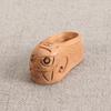 Suministro de Fabricantes Talla en Madera de Melocotón Cabeza Grande de Tigre Zapatos Izquierdo y Derecho Accesorios para Zapatos Cabeza de Tigre Artesanía de Madera DIY