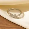 Nuevo Anillo Calado Completamente Incrustado con Diamantes Transfronterizo, Versión Ancha con Incrustaciones de Diamantes, Moderno y Elegante, Anillo Abierto Ajustable para el Dedo Índice
