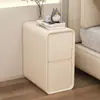 Mesa de cabeceira moderna minimalista estilo creme 2026, modelo novo ultrarraso com três camadas, armazenamento de luxo leve para quarto para uso doméstico