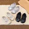Sapatos casuais Mary Jane de couro com trama estilo coreano para meninas, novo modelo primavera e outono 2026, sapatos simples de couro sintético macio para meninos e meninas