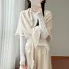Nuevo Chal Tejido de Lana Pura para Mujer Otoño/Invierno 2026 con Borlas y Bordes Deshilachados, Color Sólido, Bufanda Suave y Cálida, Chal Triangular