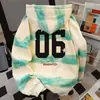 Sudadera con capucha de estilo deportivo vibe americano con estampado de letras para mujer en otoño e invierno, estilo perezoso, teñido anudado, costuras de color contrastante, Tops de pareja