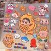 Crayon Shin-chan lindo dibujo animado impermeable de alto valor botella de agua pegatinas 3D en relieve para diario DIY y decoración de teléfono