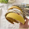 Nova Faixa de Cabeça Xadrez Amarelo Leite para Mulheres 2025 com Esponja Alta para Crânio Headwear Doce Prendedor de Cabelo para Lavar o Rosto