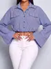 Camisa de cuadros estilo europeo y americano con cuello de solapa, cintura entallada, longitud corta, corte holgado, mangas largas y diseño cropped, adecuada para el uso diario, ir al trabajo y estilo urbano