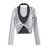 Camiseta de Manga Larga con Cuello Halter Falsa de Dos Piezas con Sentido del Diseño para Mujer, Tendencia Primavera Nuevo Estilo, Chica Popular, Ajuste Ceñido, Top Básico Corto de Bloque de Color