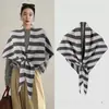 Chal triangular de otoño e invierno, para mujer, agradable a la piel, moderno, versátil, bufanda tejida de color liso, elegante y chic, chal casual