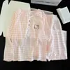 Pijama Cruzado para Mujer para Primavera y Otoño, Algodón Nube Cuello Redondo Pulóver Manga Larga Lindo Dibujo Animado Cuadros Ropa de Casa que se Puede Usar Afuera
