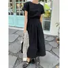 Vestido curto de manga curta, gola redonda minimalista estilo coreano, acinturado, plissado, emagrecedor